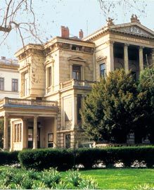 具有罗马庞贝建筑风格的科蕾蒙蒂娜别墅。