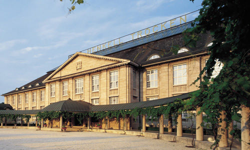 Фасад главного здания завода игристых вин Henkell