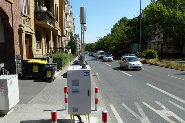 Air monitoring station next to a busy road