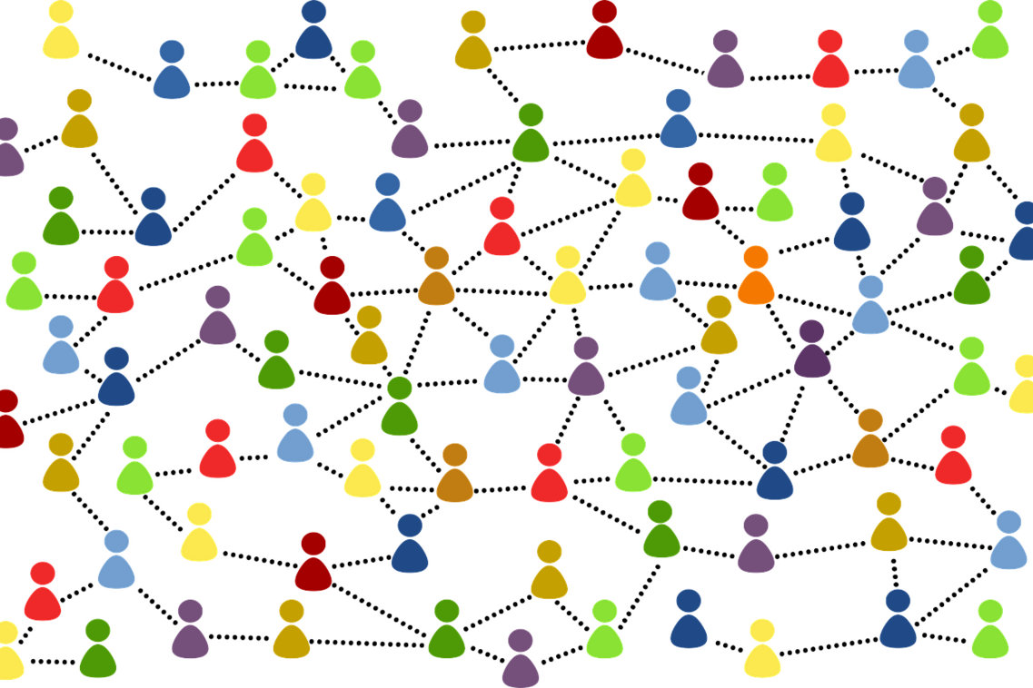 Miteinander verbundene Spielfiguren in verschiedenen Farben.