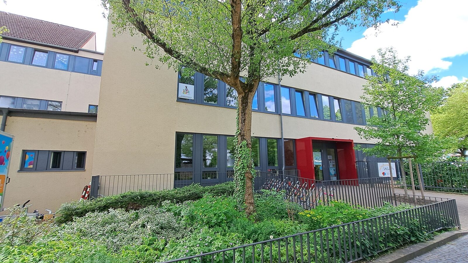 Hier sehen Sie den Eingangsbereich des Nachbarschaftshauses in Biebrich
