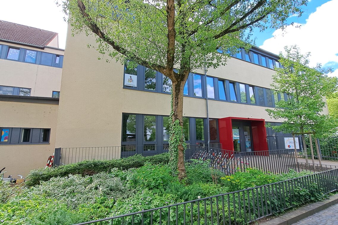 Hier sehen Sie den Eingangsbereich des Nachbarschaftshauses in Biebrich