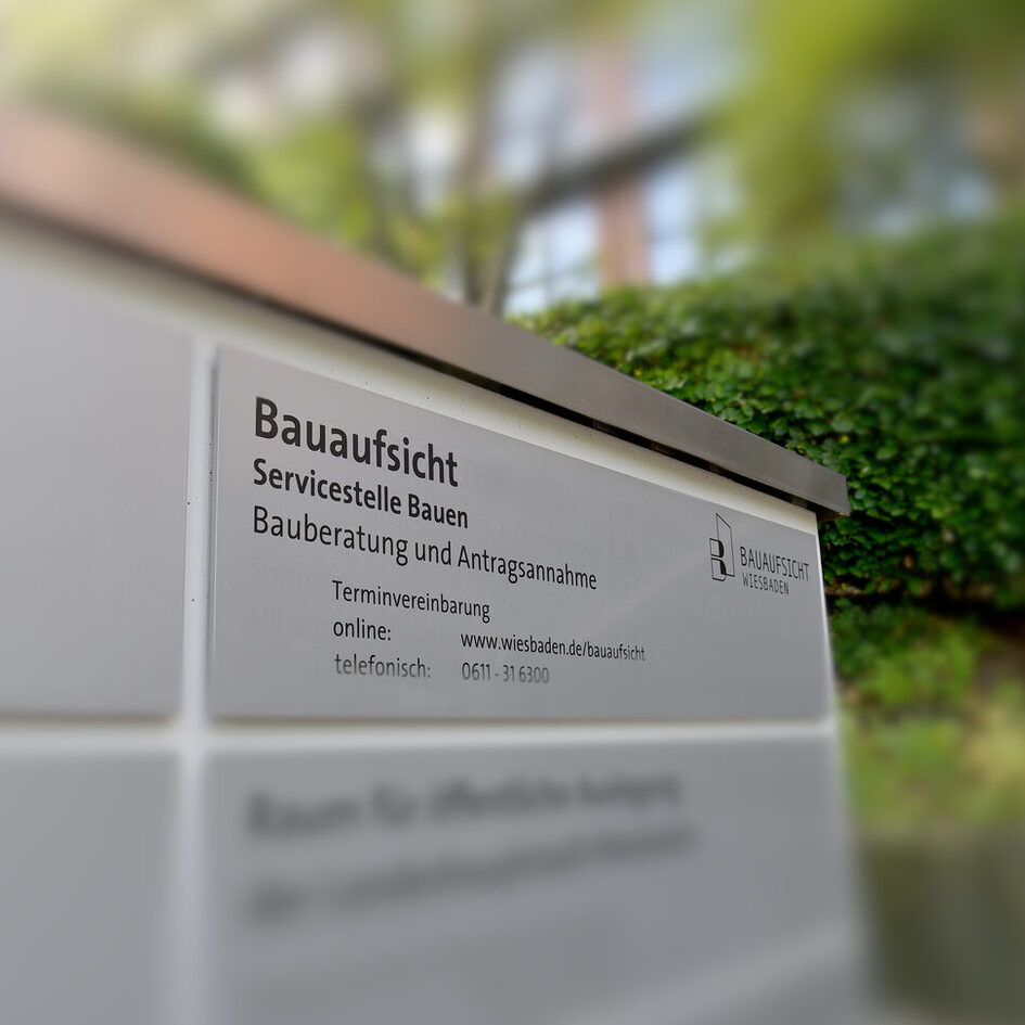 Schild Bauaufsicht grau