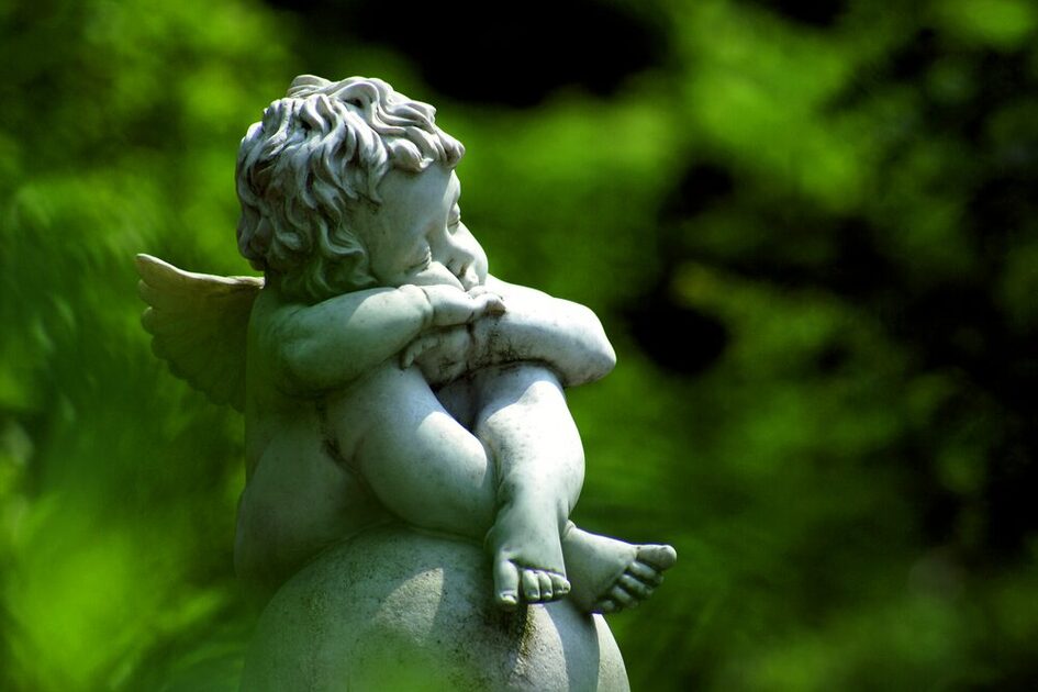 Putt in front of green