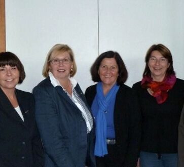 Il Consiglio delle donne dell'Assia, 2013: Valeska Stein, Sigrid Isser, Rita Czymai, Brigitte Ott, Ulla Peppler (da sinistra a destra).