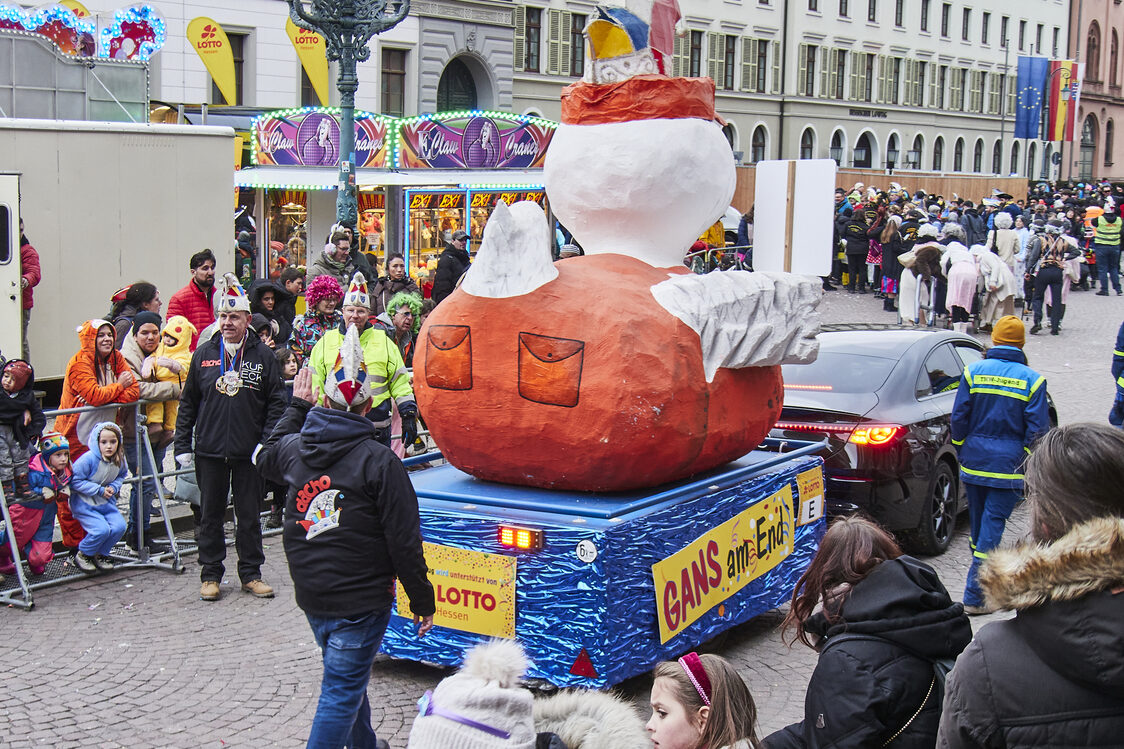 Kinderumzug und Sturm aufs Rathaus