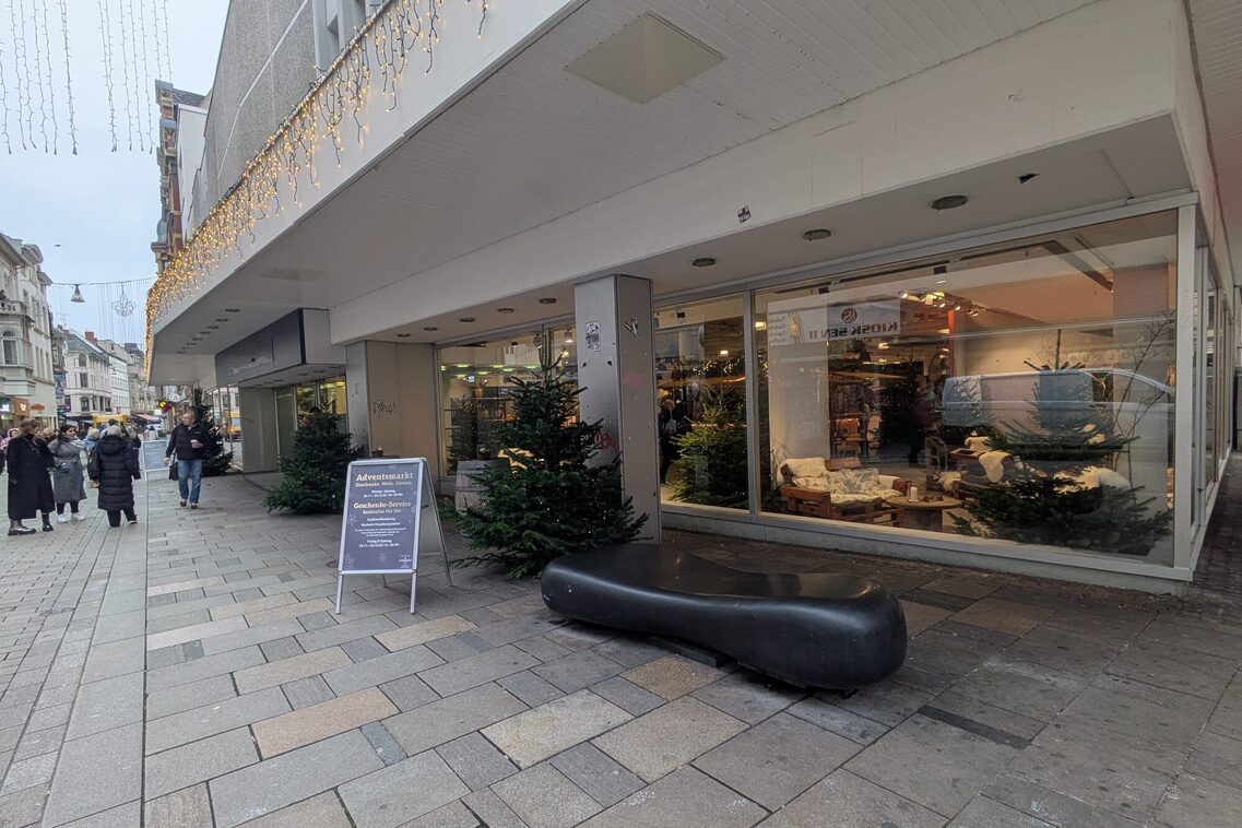 Adventsmarkt im ehemaligen SportScheck