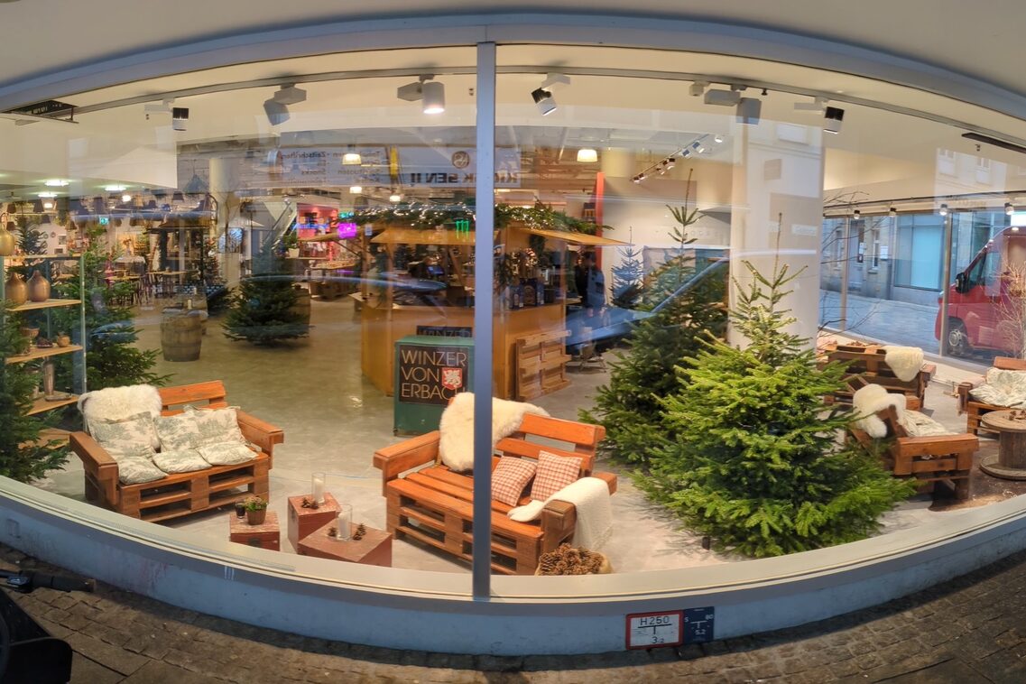 Adventsmarkt im ehemaligen SportScheck