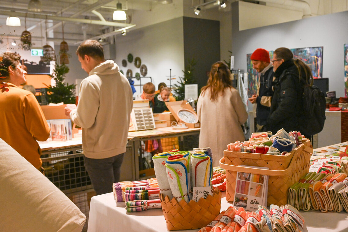 Adventsmarkt im ehemaligen SportScheck