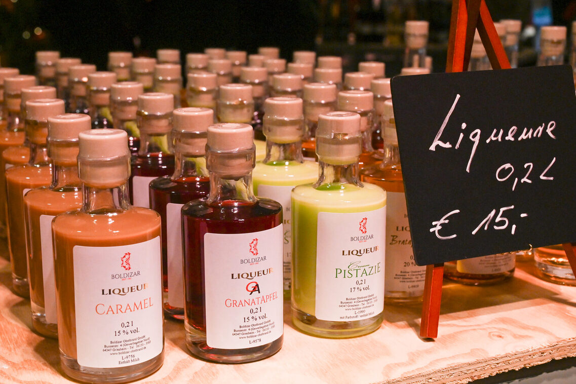 Adventsmarkt im ehemaligen SportScheck