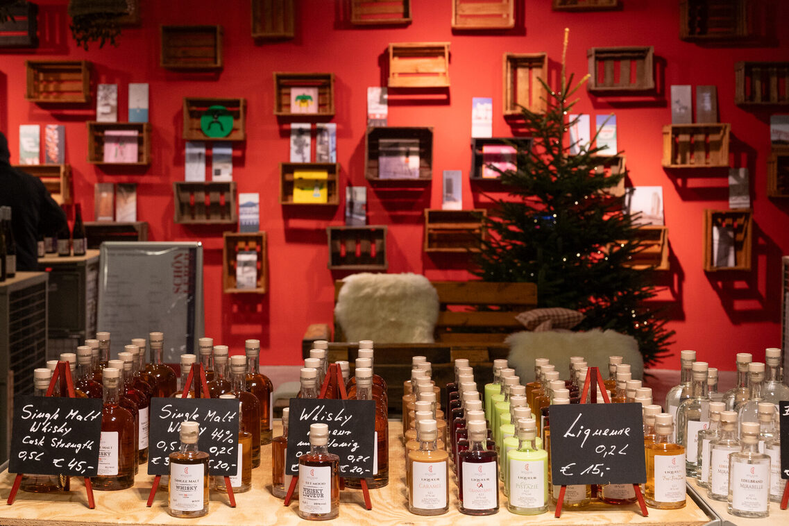 Adventsmarkt im ehemaligen SportScheck