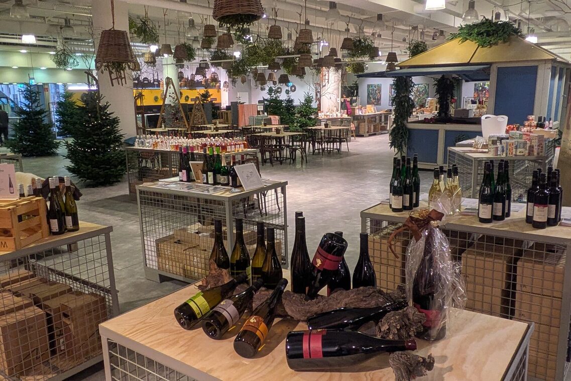 Adventsmarkt im ehemaligen SportScheck