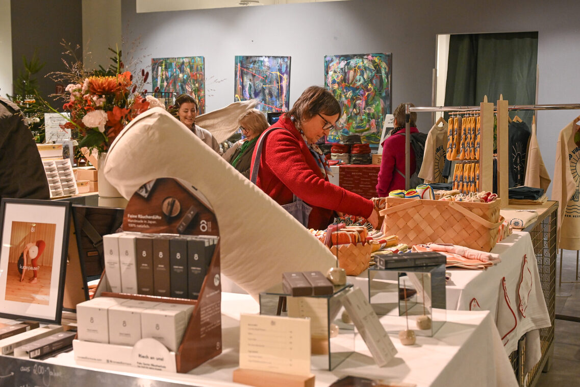 Adventsmarkt im ehemaligen SportScheck