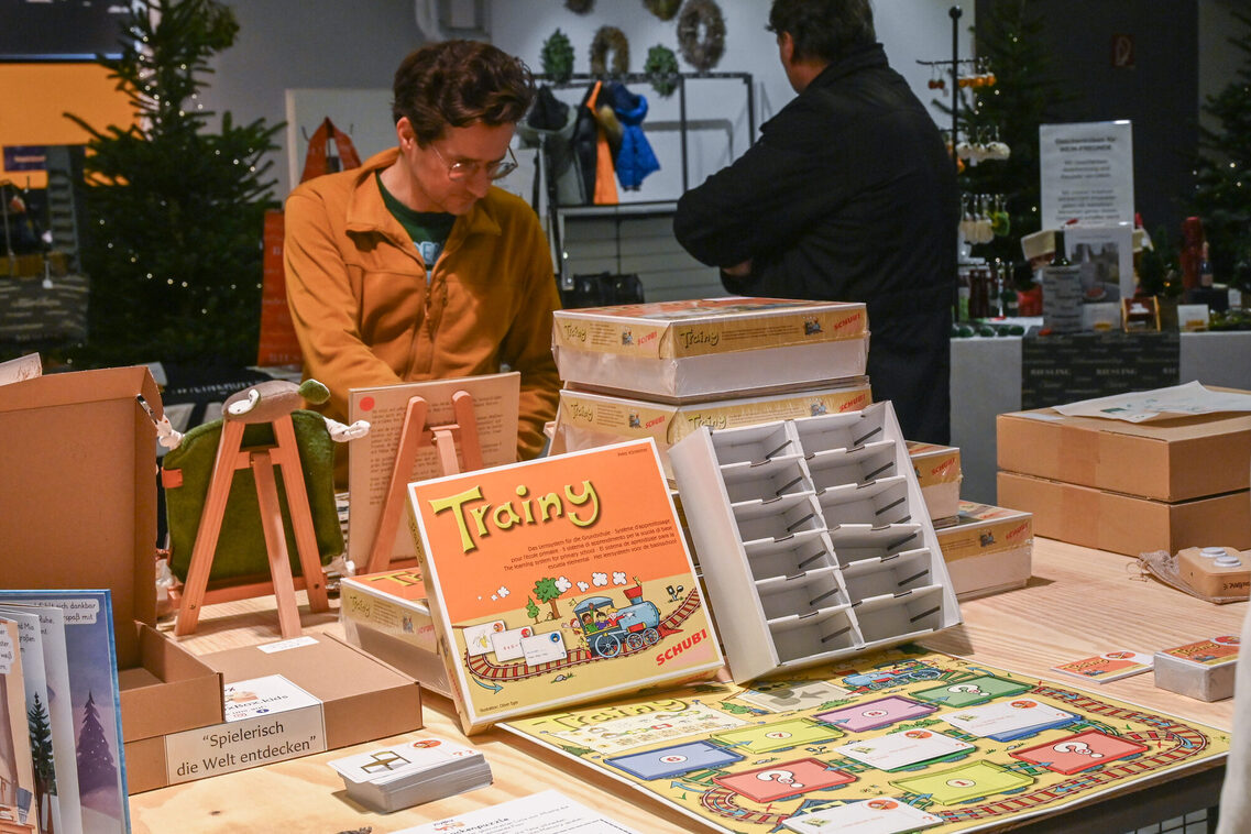 Adventsmarkt im ehemaligen SportScheck