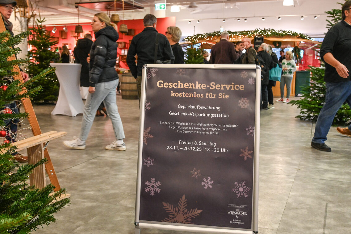Adventsmarkt im ehemaligen SportScheck