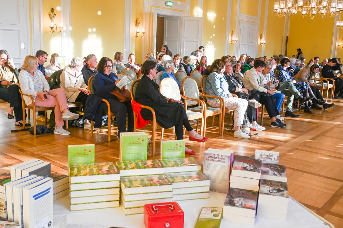 Eröffnungsveranstaltung des Lesefests „Wiesbaden liest im Sommer“.