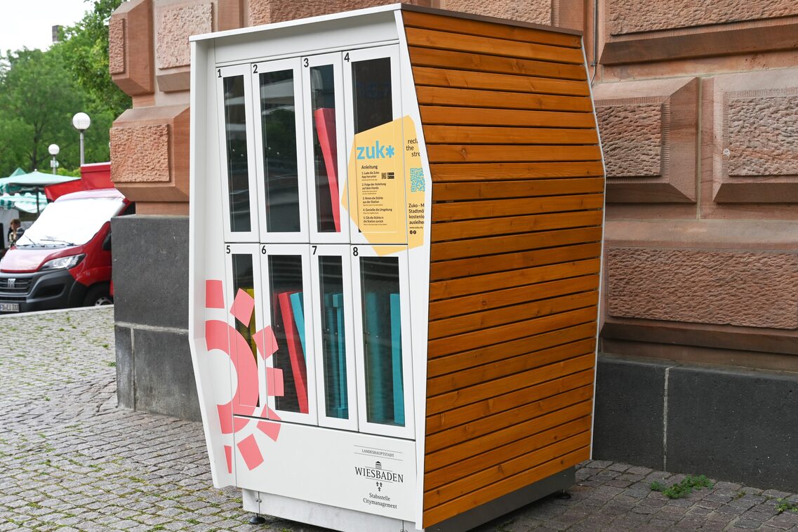 Stühle zur kostenlosen Ausleihe am Dern’schen Gelände