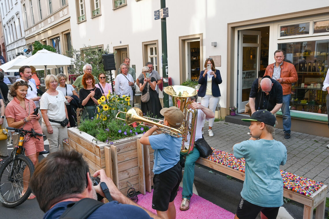 Eröffnung der neugestalteten Nerostraße