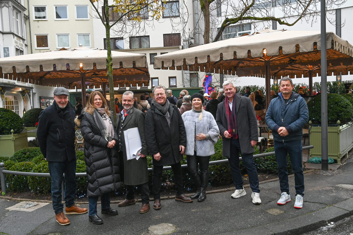 Eröffnung des umgestalteten Platzes in der Spiegelgasse
