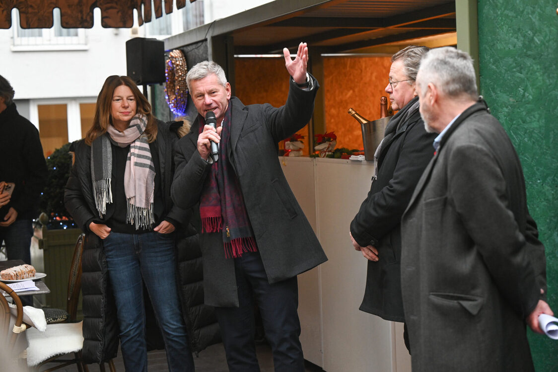 Eröffnung des umgestalteten Platzes in der Spiegelgasse