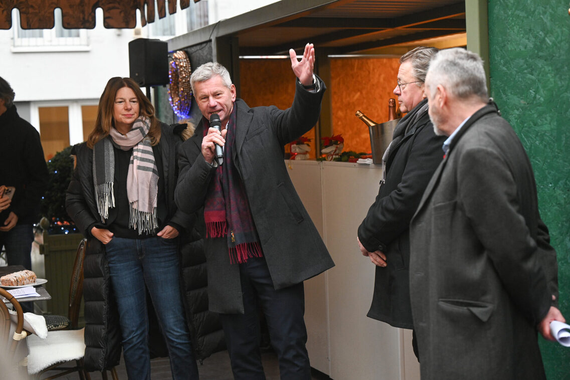 Eröffnung des umgestalteten Platzes in der Spiegelgasse