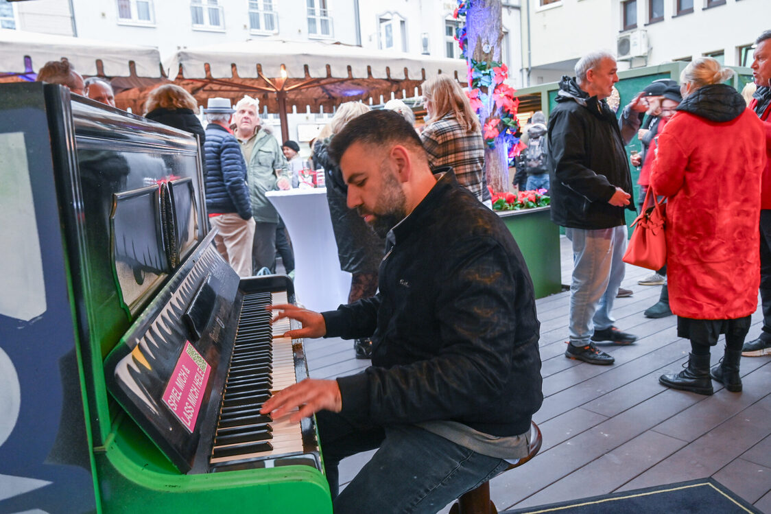 Eröffnung des umgestalteten Platzes in der Spiegelgasse