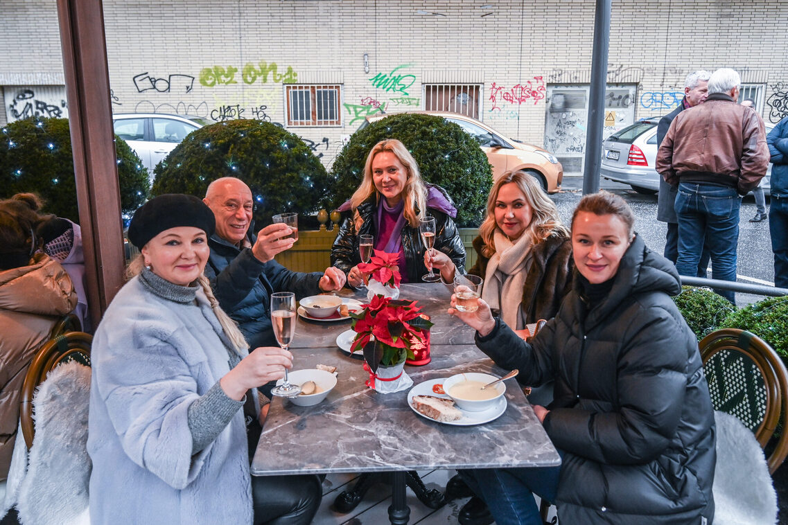 Eröffnung des umgestalteten Platzes in der Spiegelgasse