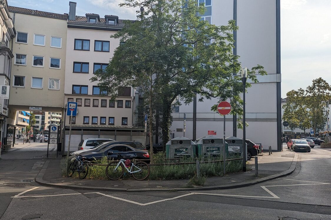Platz in der Spiegelgasse