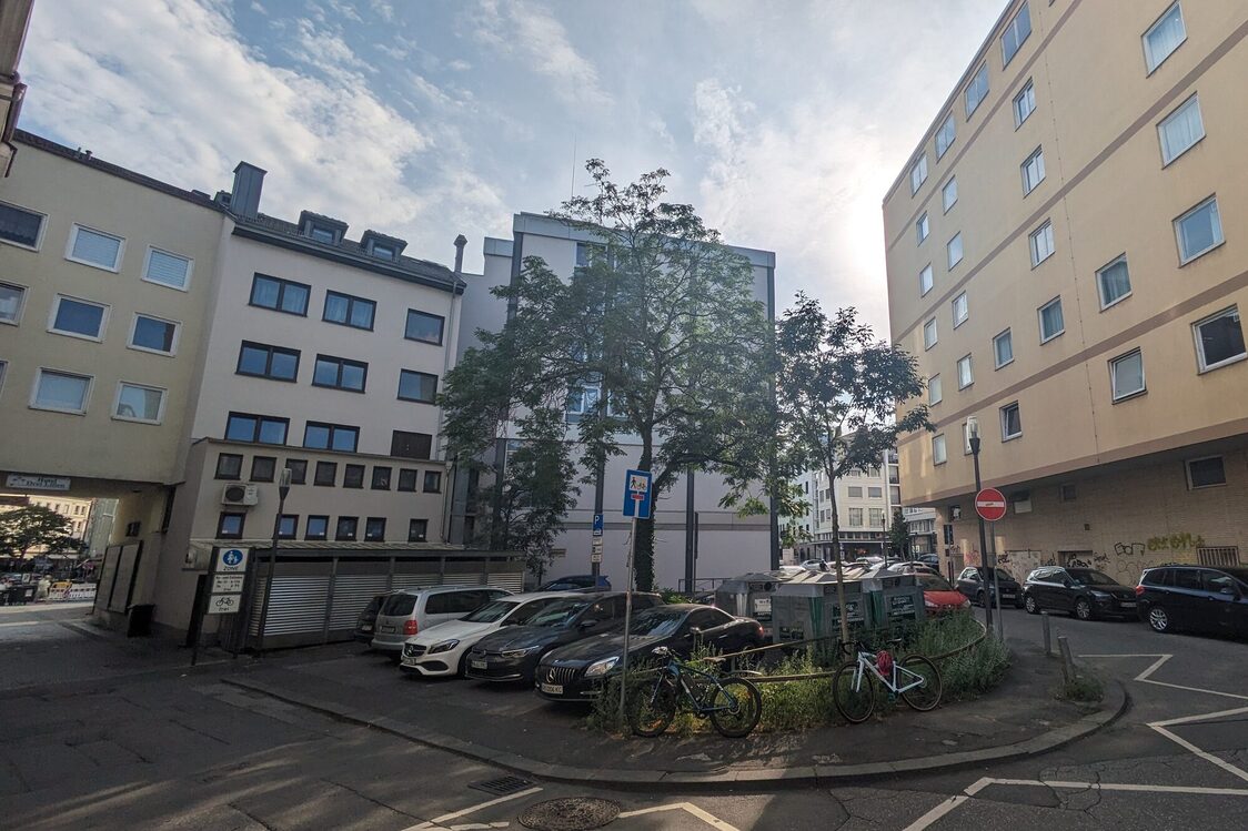 Platz in der Spiegelgasse