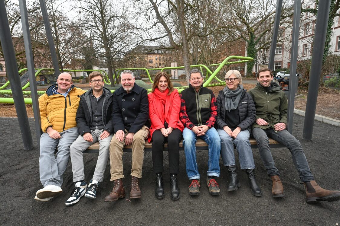 Balançoire sur la colline de l'école