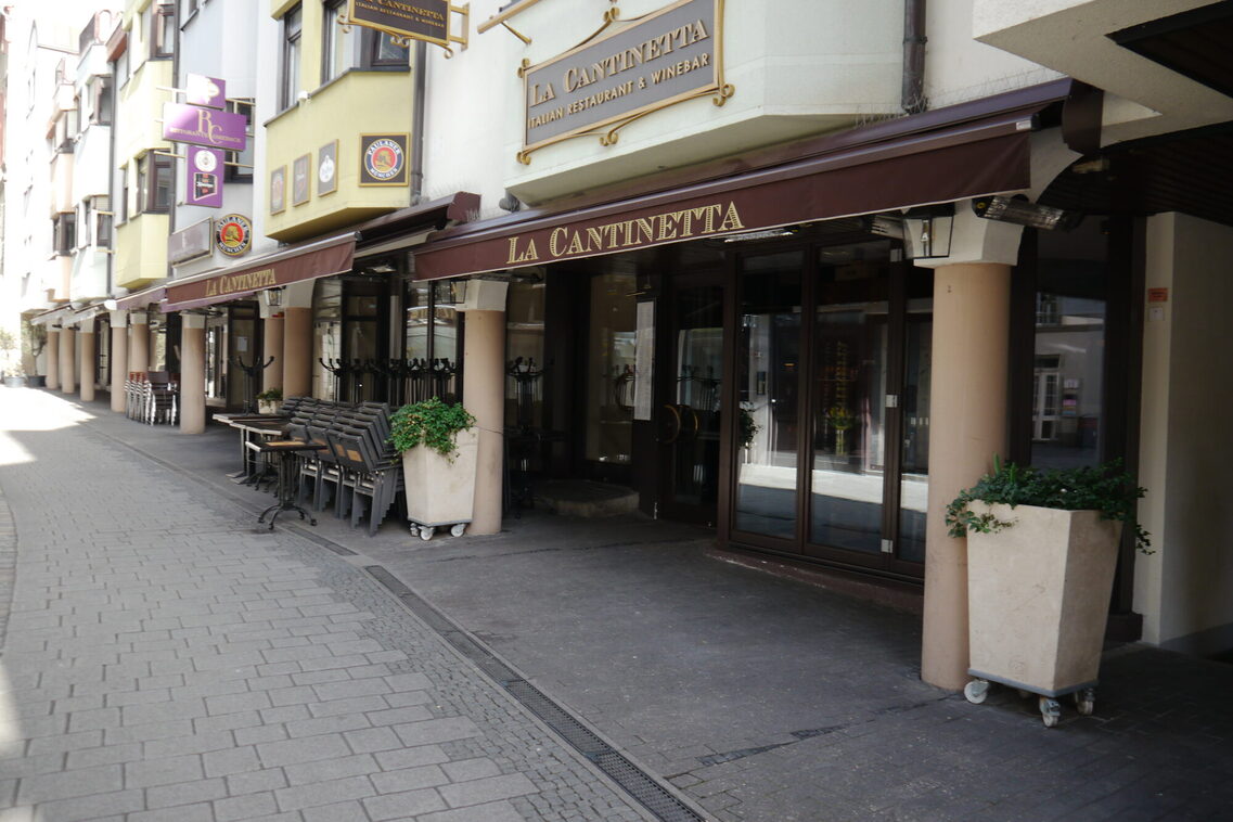 Die leere Goldgasse.