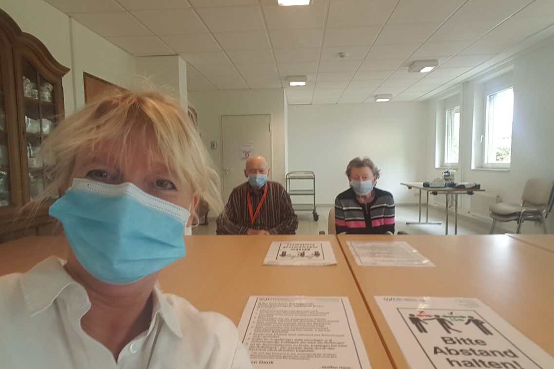 Bild von Andrea Durillo bei dem Besuch ihrer Eltern im Altenheim