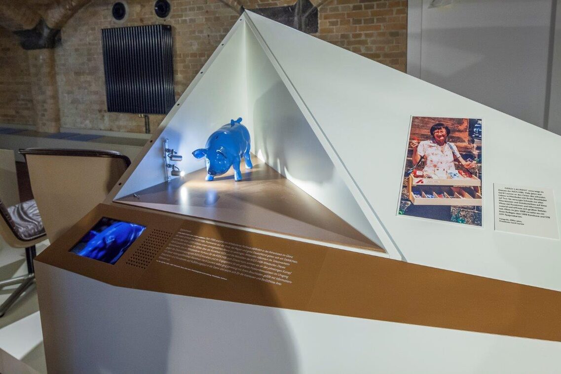 Касичка за балната вечер на AIDS-Hilfe, 2001-2007 г.