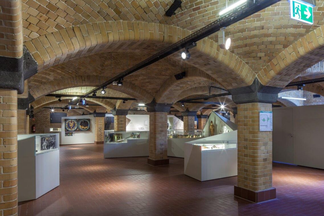 Изглед към постоянната изложба в пазарната изба