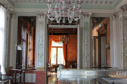 Blick vom Wintergarten in den Flämischen Salon