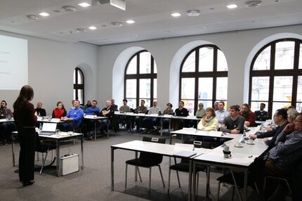 Menschen in einem Seminar