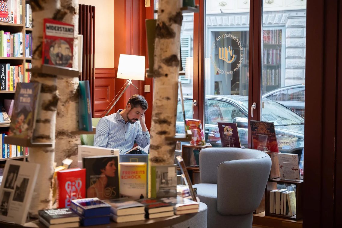 Blick in die Buchhandlung