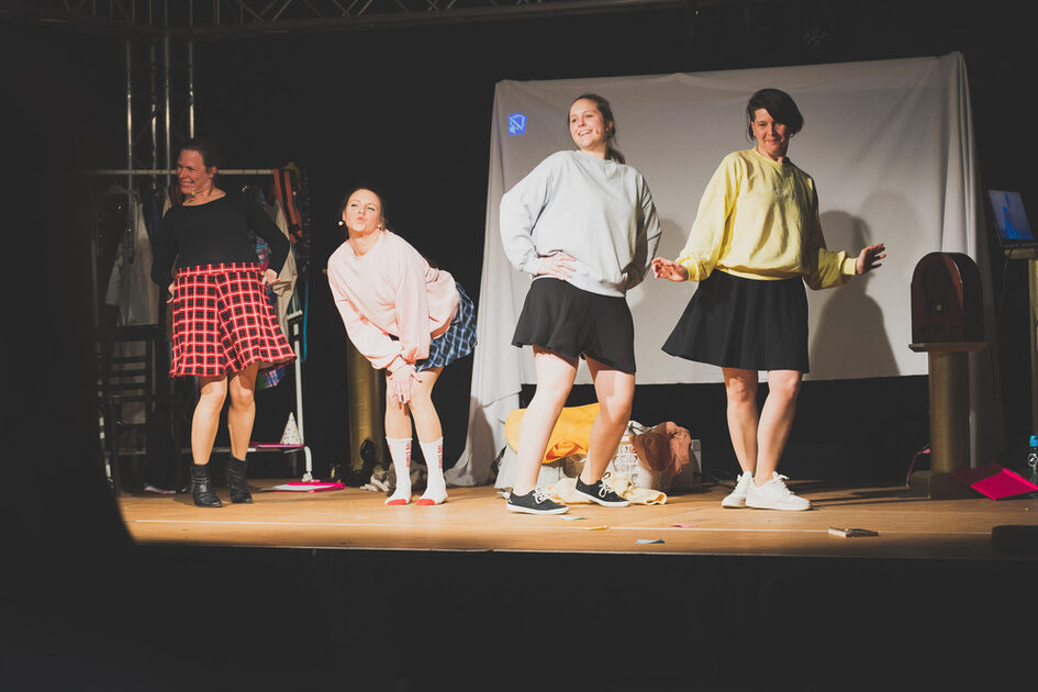 Donne in scena