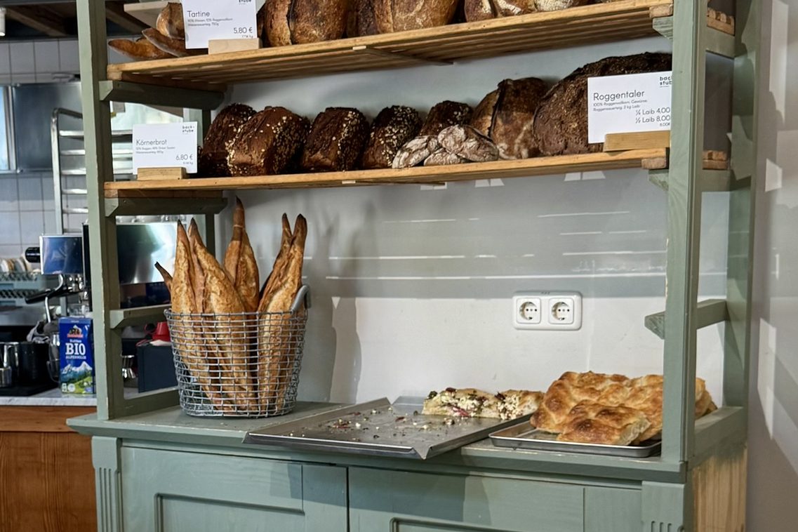 Blick in Auslage Bäckerei