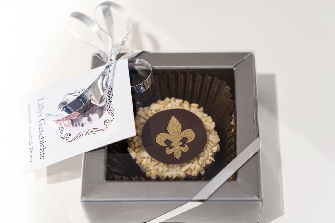 Pineapple tarts from Kunder