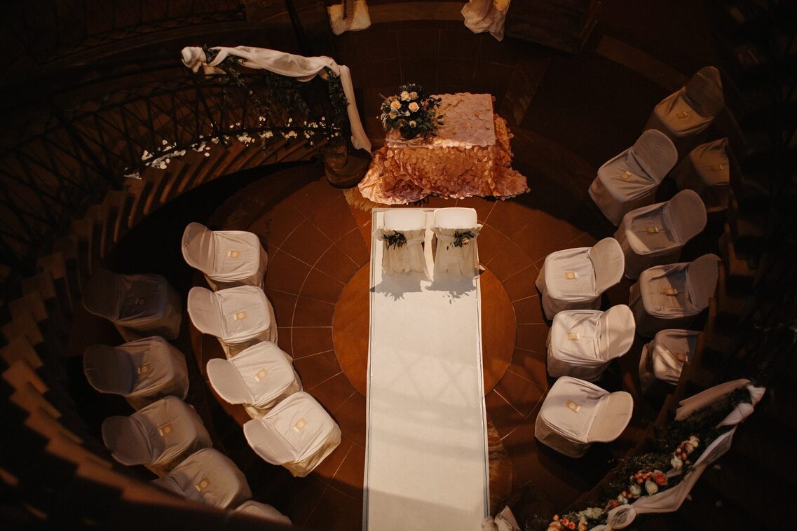 كراسي الزفاف من الأعلى