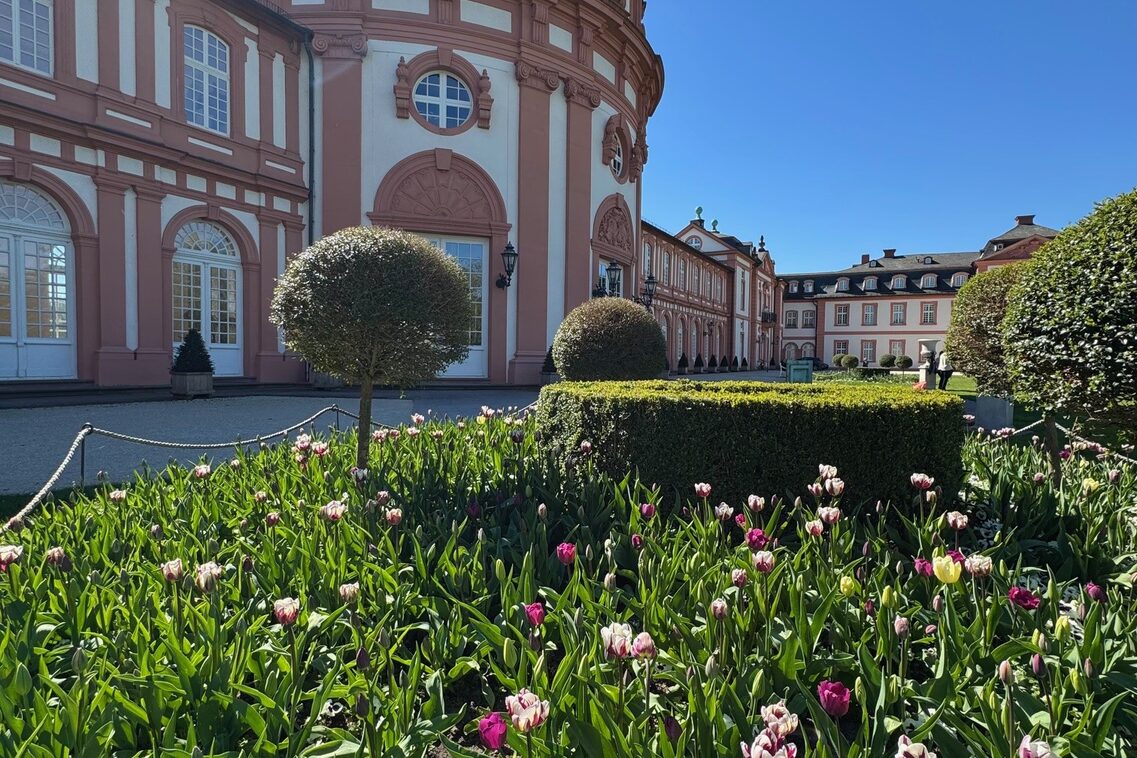 قصر بيبرتش من الخارج
