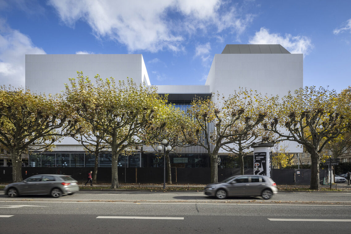 mre desde el exterior