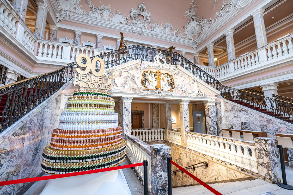 Вид на Мраморный зал с пирамидой Пикколо