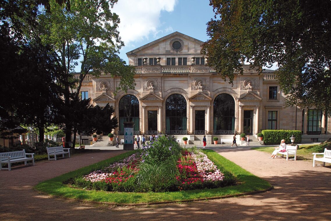 Nizza cookies with spa house