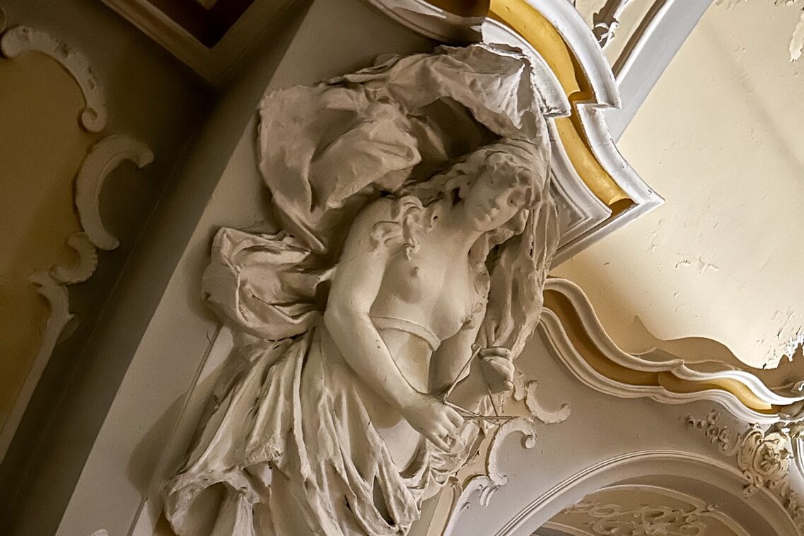 Sculpture on the ceiling