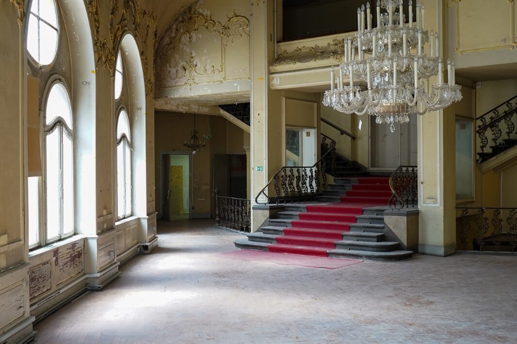 View of the Hall of Mirrors today