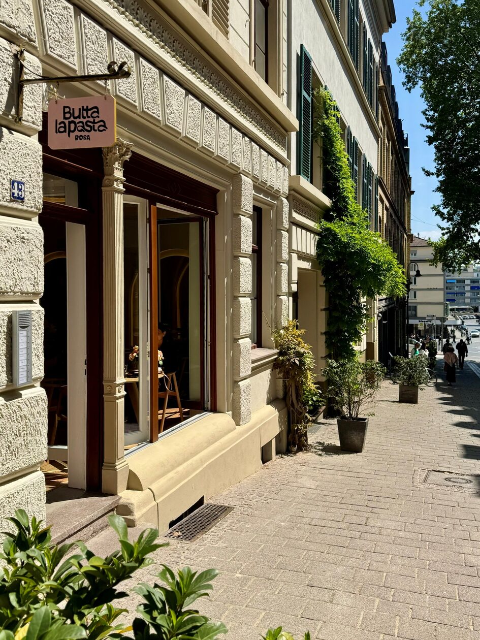 Butta la pasta from the outside