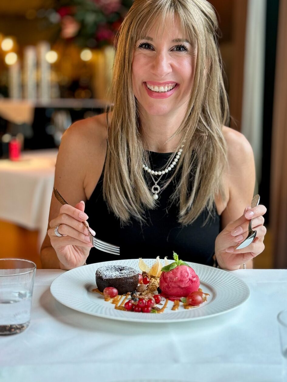 Julia Schmitz at dinner