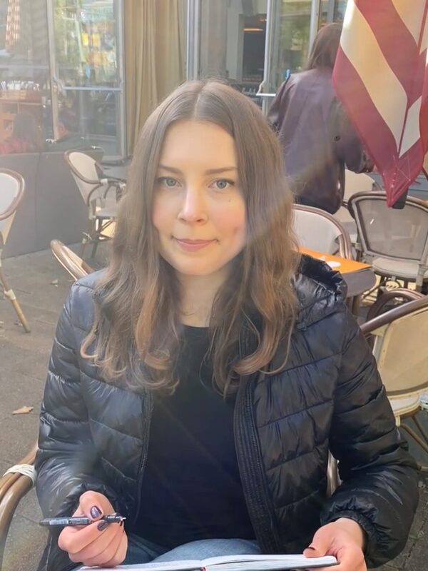 Елена с этюдником